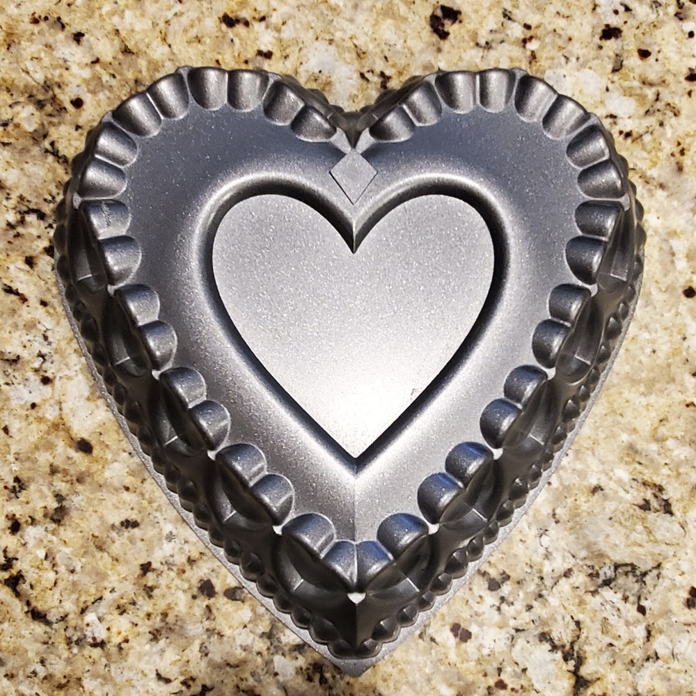 Heart cake/bundt pan